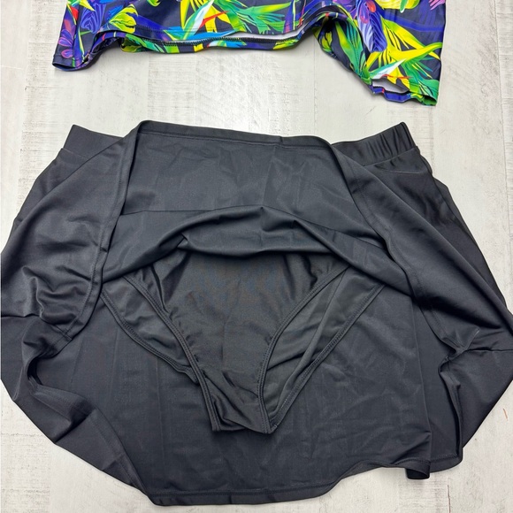 Floral Print Plus Size Tankini Swimsuit with Tummy Control Skirt /Skort - Picture 8 of 10